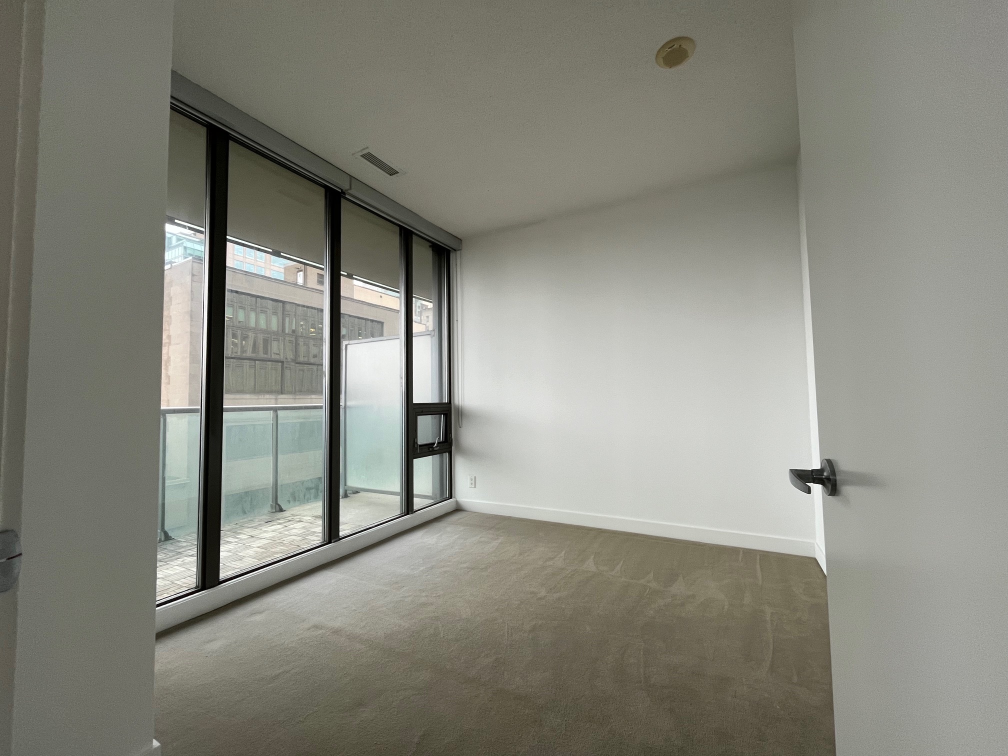 33-LOMBARD-ST-609-BEDRROM