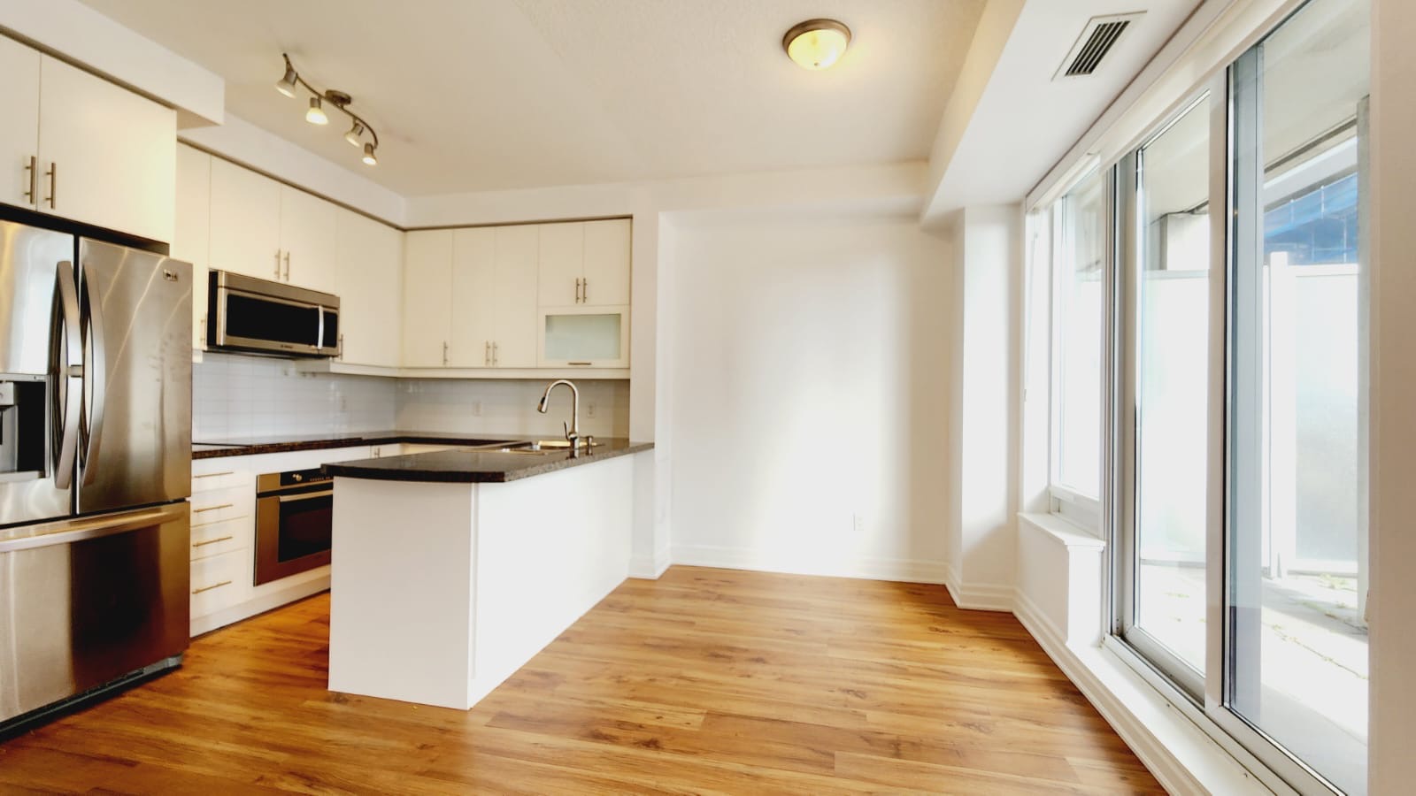35-BALMUTO-ST-2306-DINING-KITCHEN
