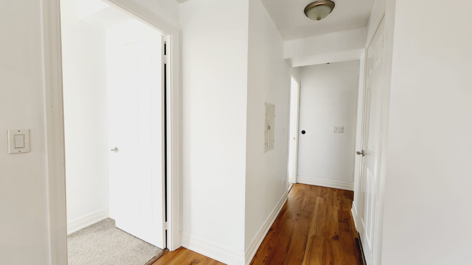 35-BALMUTO-ST-2306-HALLWAY
