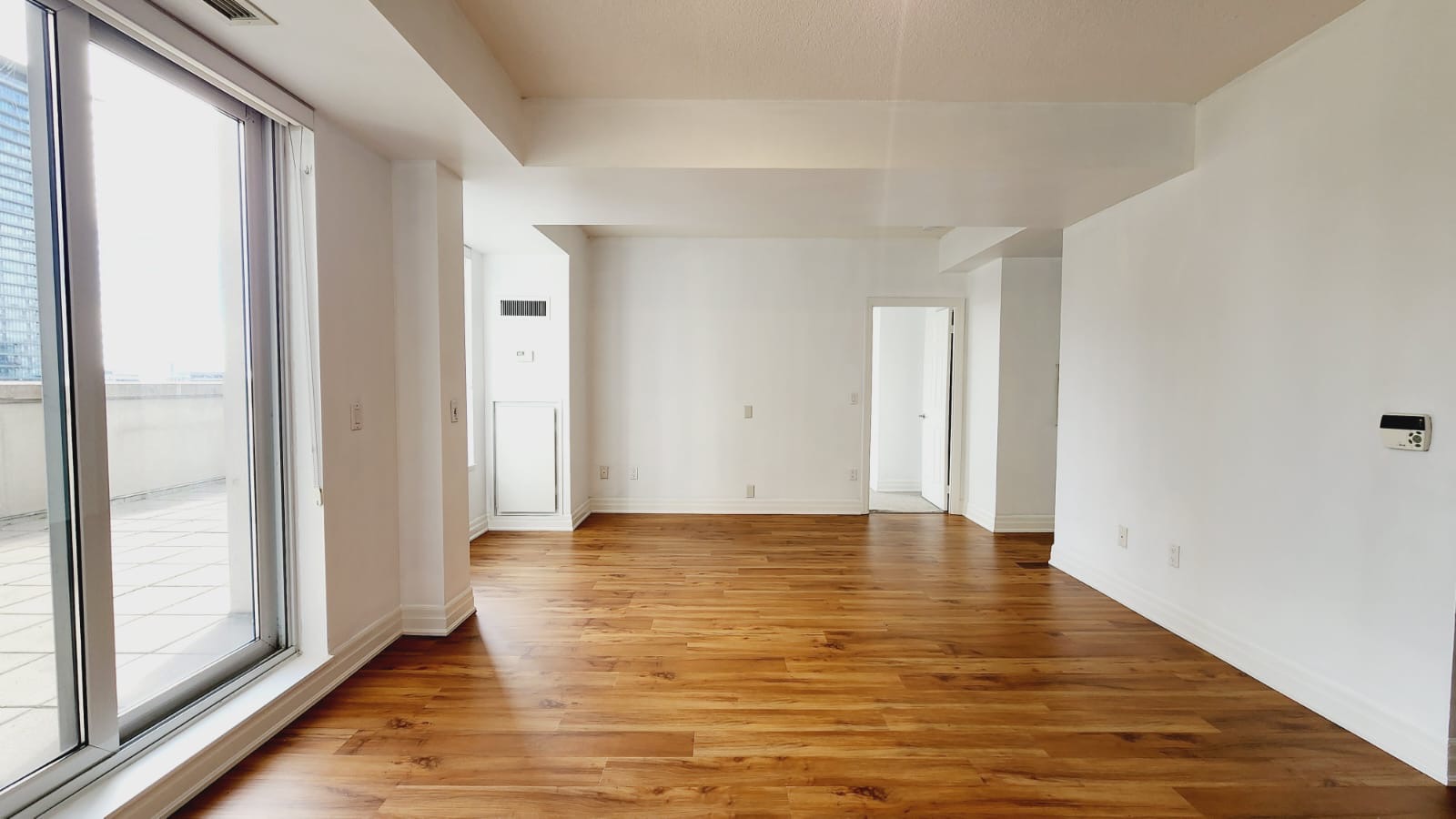 35-BALMUTO-ST-2306-LIVING-ROOM