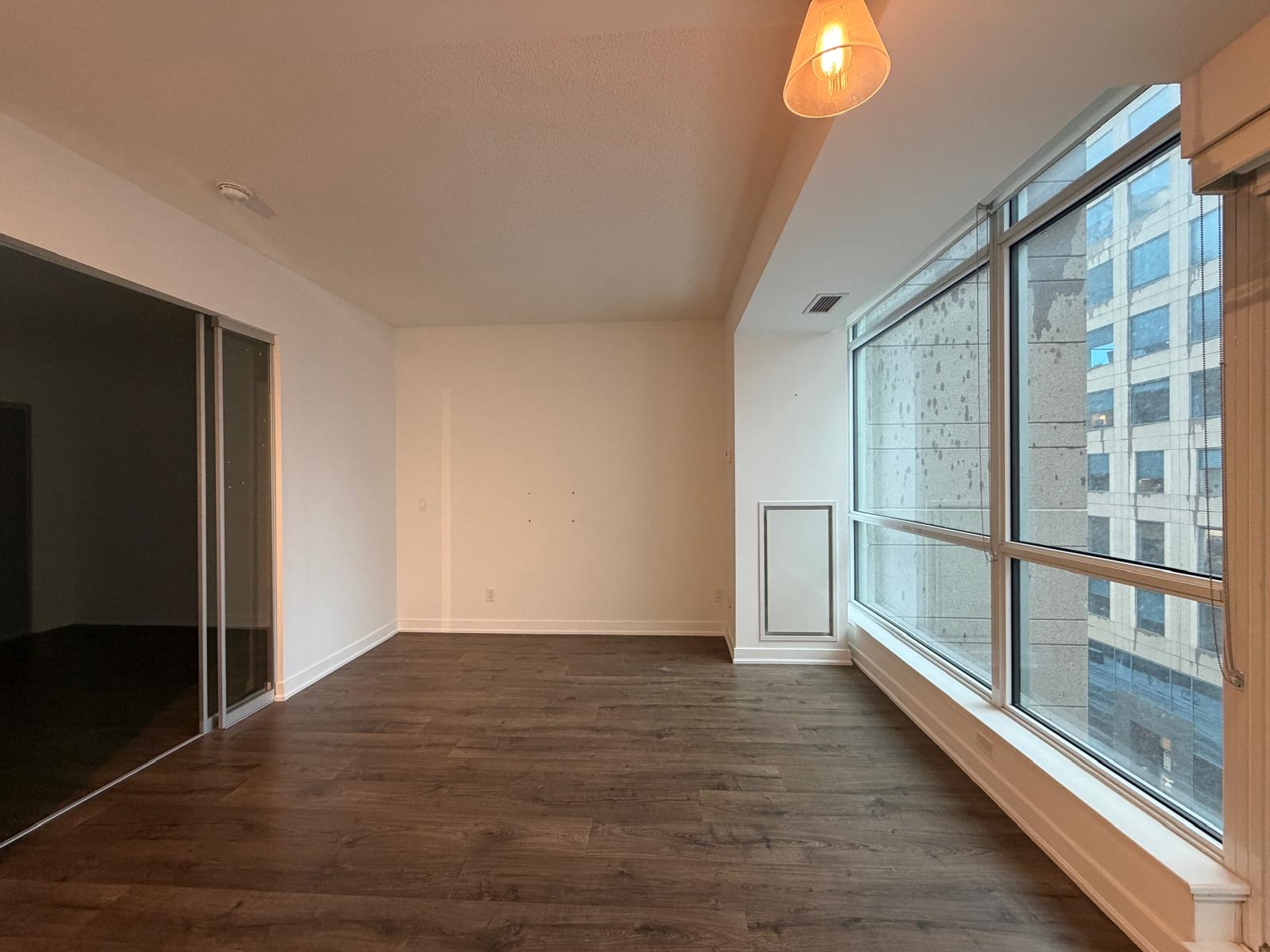 621-199 RICHMOND ST W