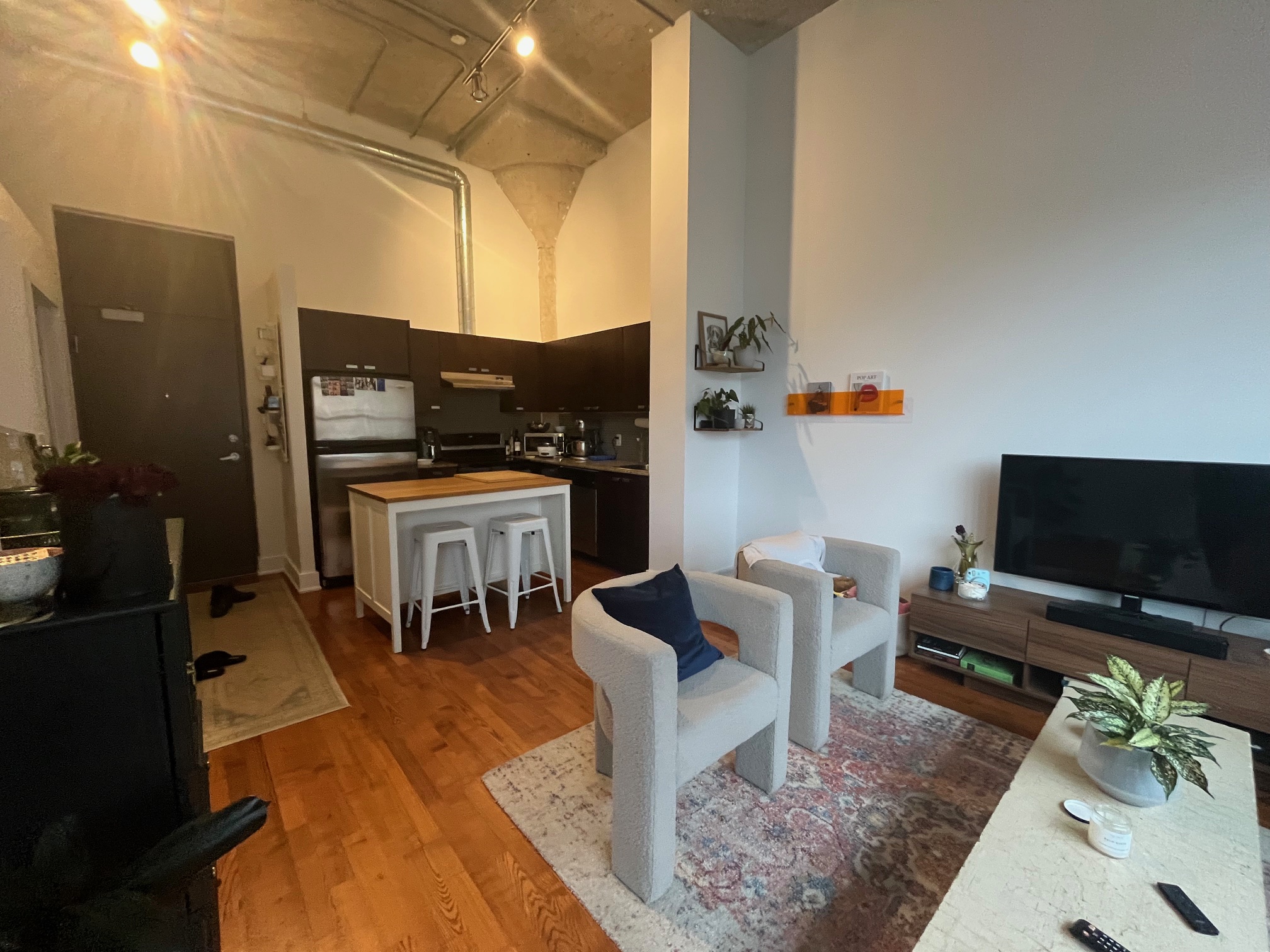 637 LAKESHORE BLVD W-423