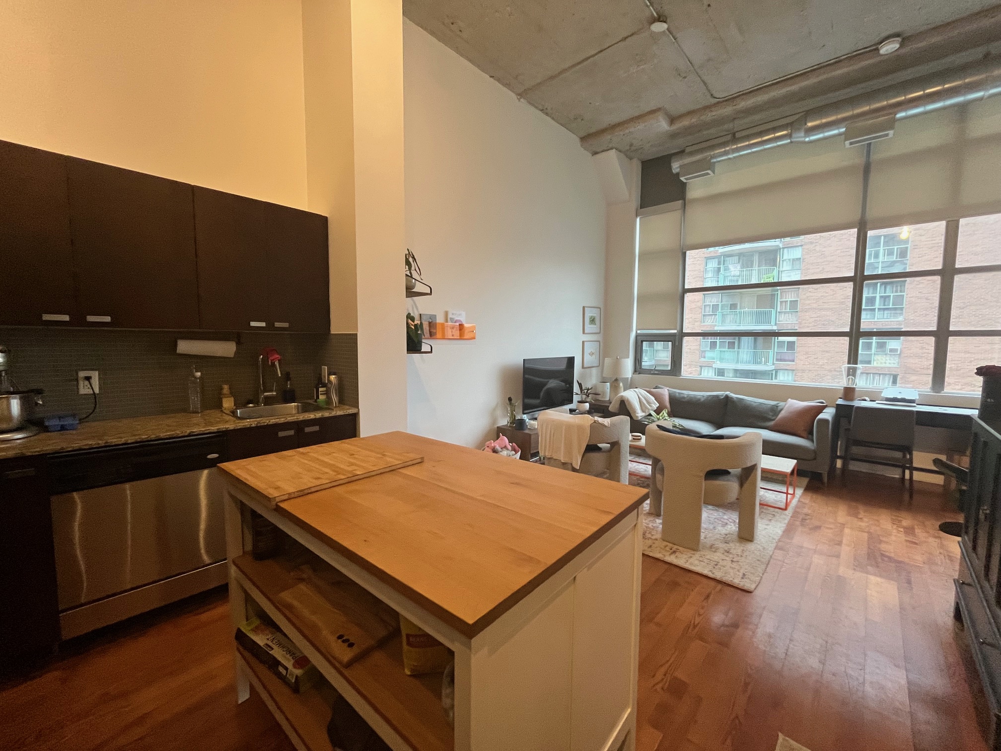 637 LAKESHORE BLVD W-423