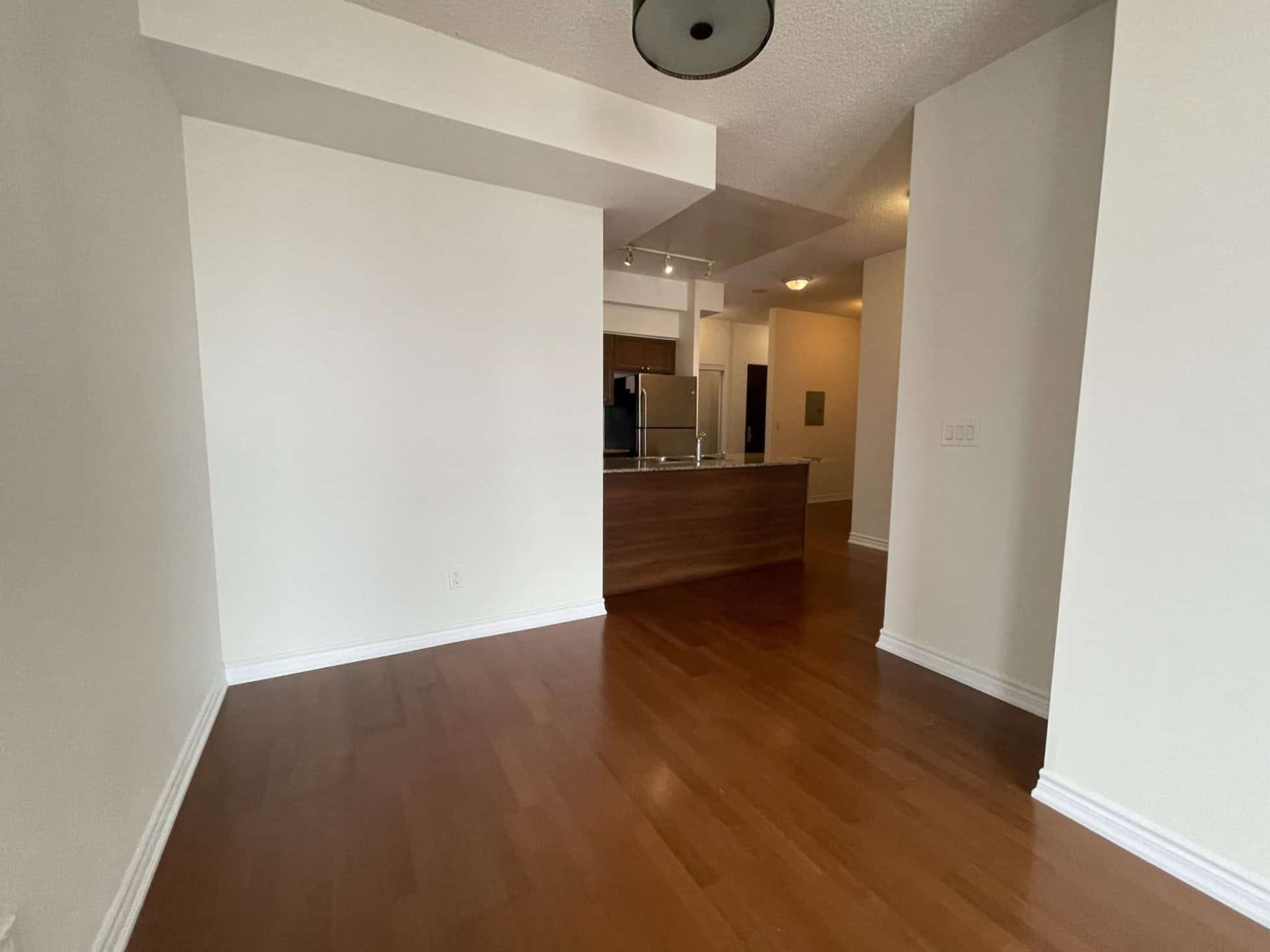 761 BAY ST-3611-DINING ROOM