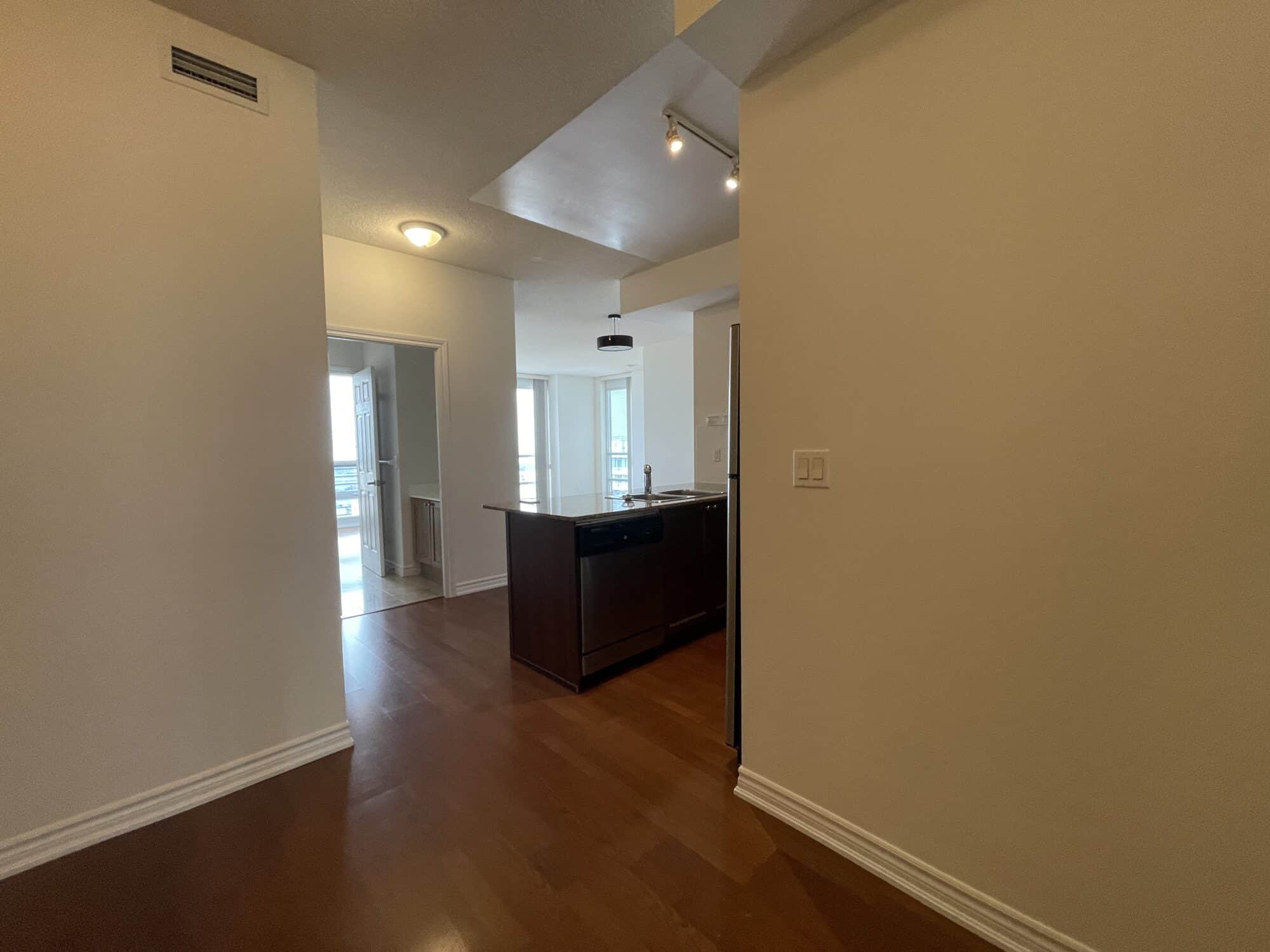 761 BAY ST-3611-ENTRY