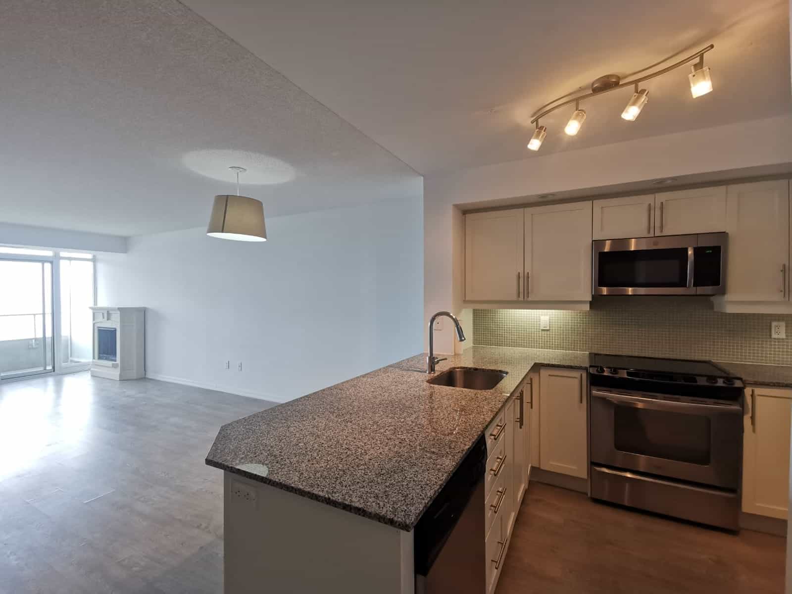 702-85 EAST LIBERTY