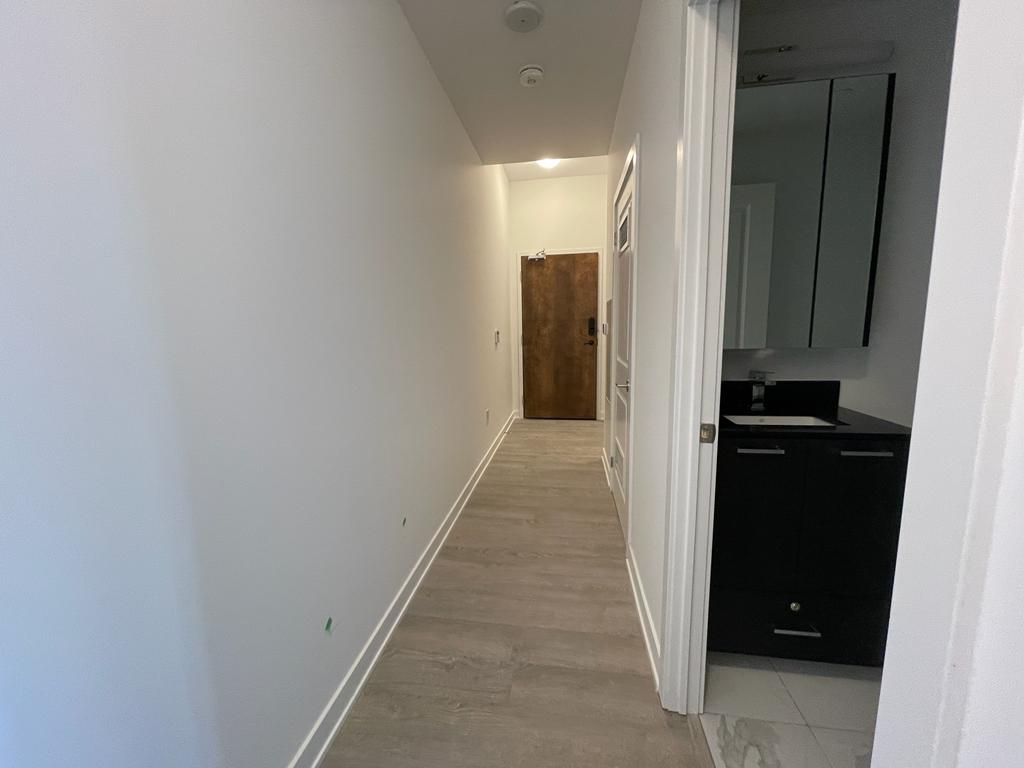 120-EAGLE-ROCK-WAY-804
