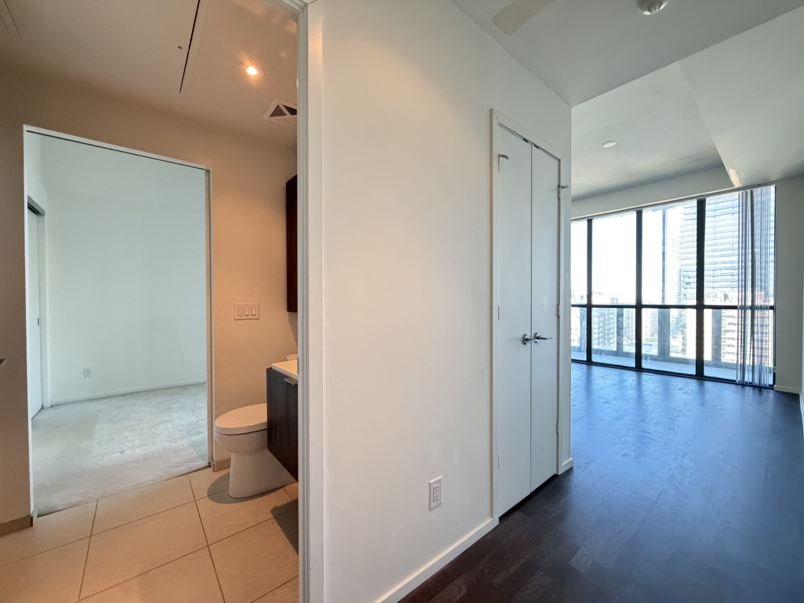 101-CHARLES-ST-E-2305-ENTRY
