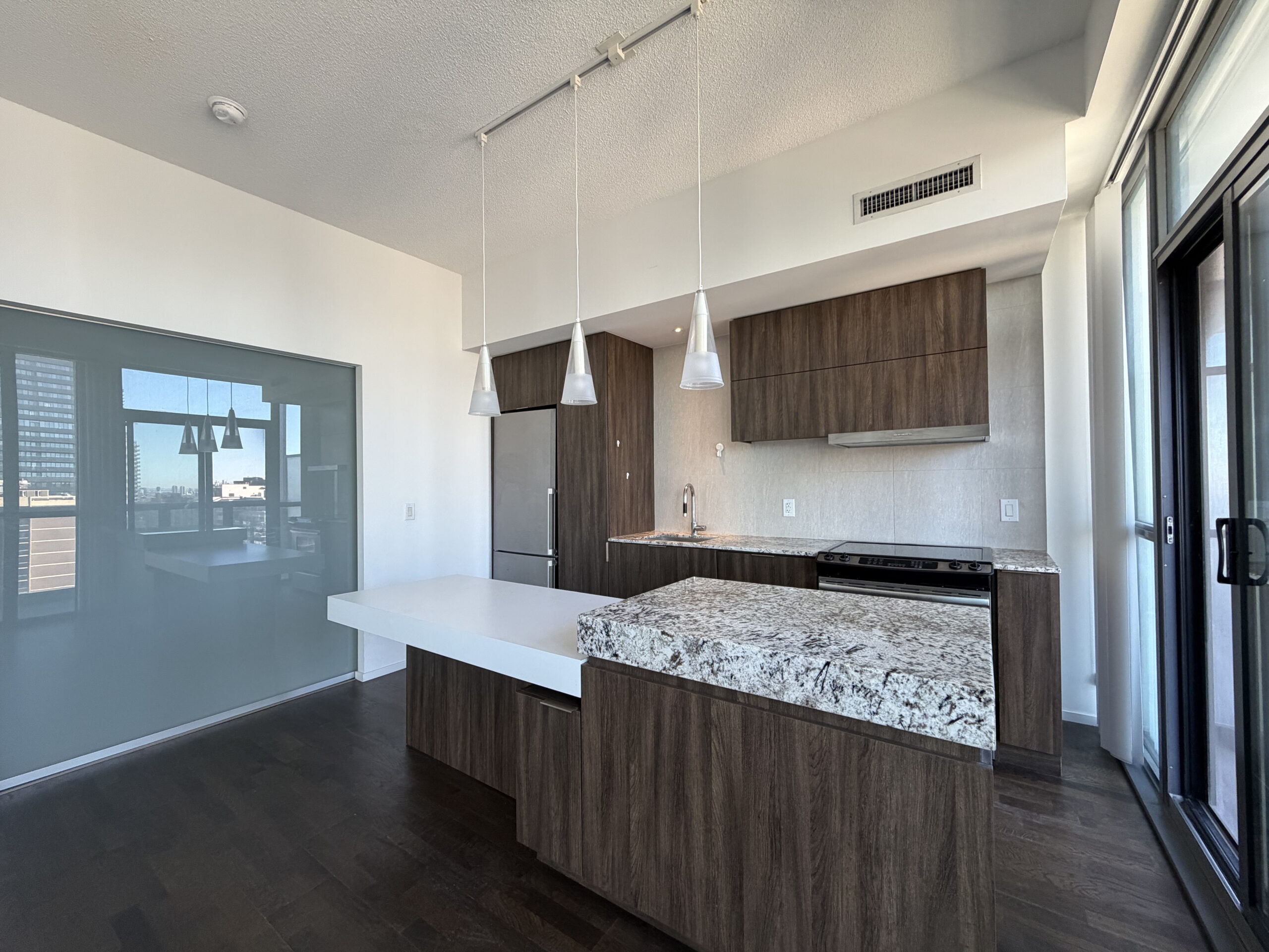 101-CHARLES-ST-E-2305-KITCHEN-