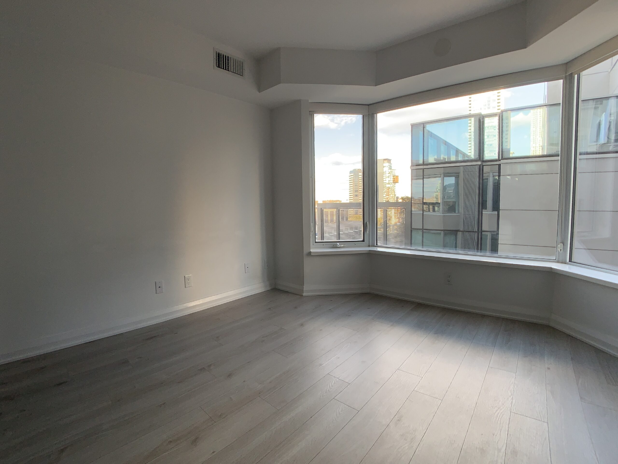 1405-155 YORKVILLE AVE-YORKVILLE PLAZA