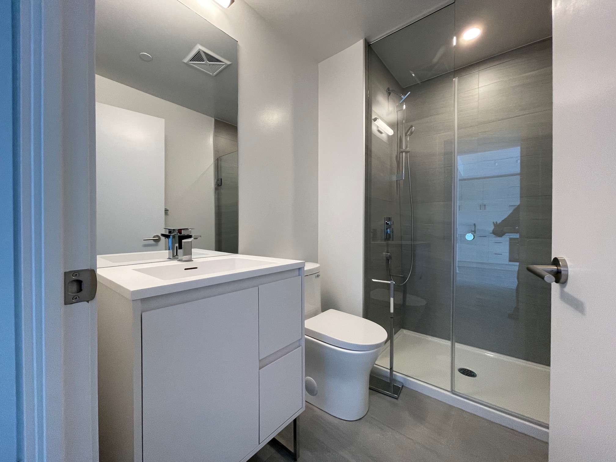 1-QUARRINGTON-LN-2418-BATHROOM