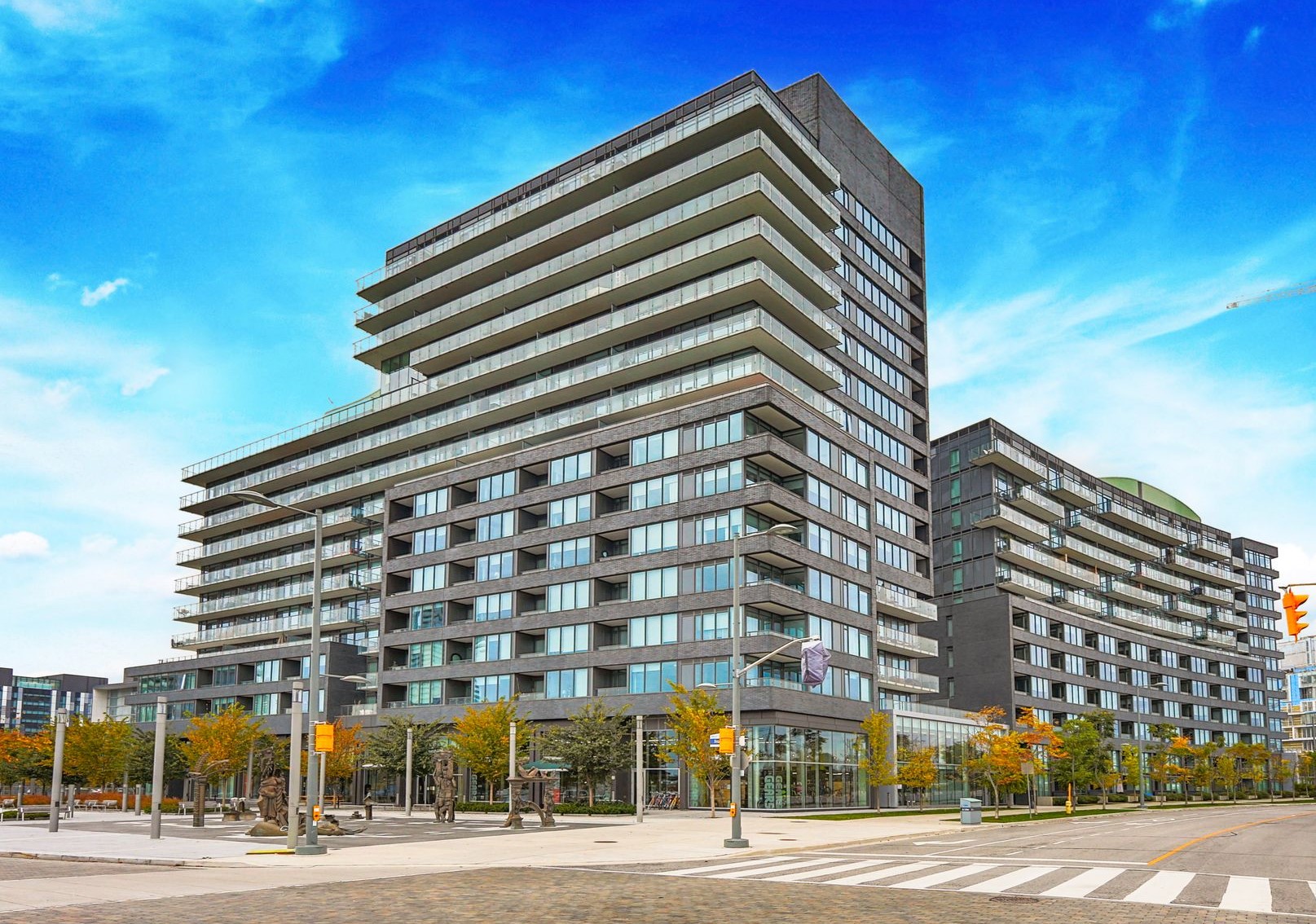 120-Bayview Ave-Exterior-Canary Park