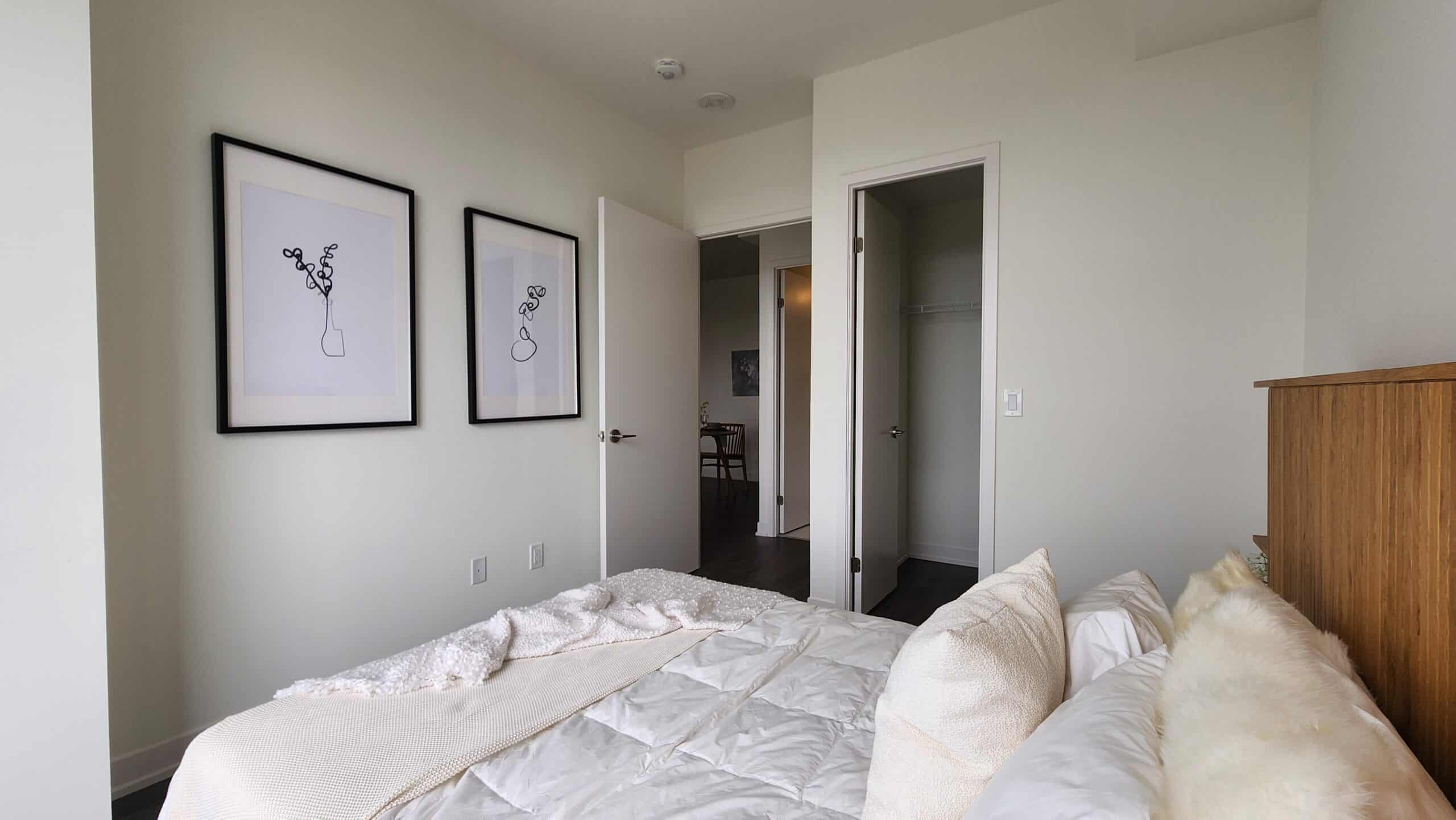 2-DAVID-EYER-RD-1021-BEDROOM