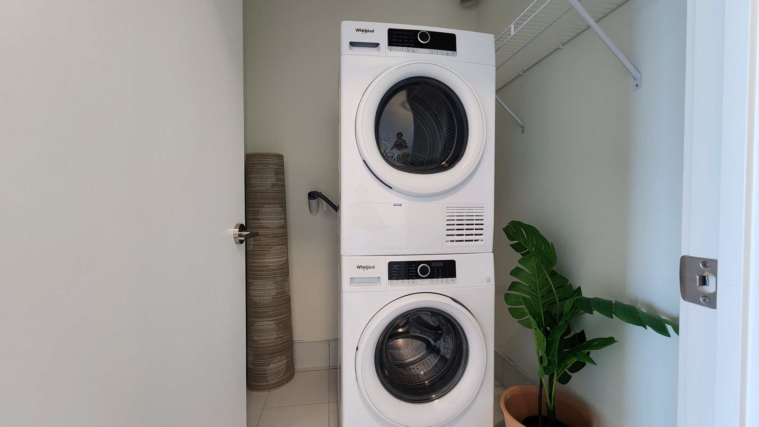 2 DAVID EYER RD-1021-LAUNDRY