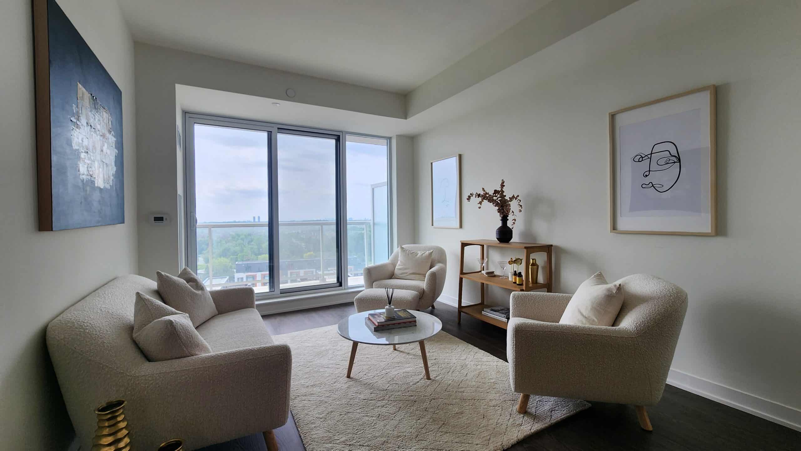 2 DAVID EYER RD-1021-LIVING ROOM 1