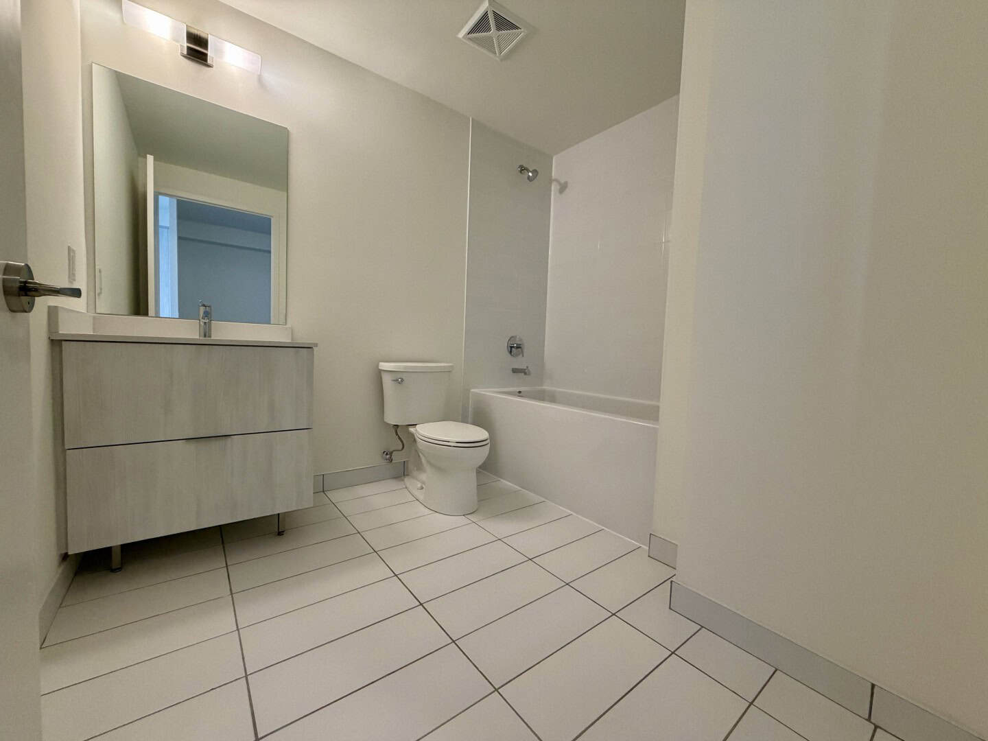 2-DAVID-EYER-RD-1022-ZOEY-ACCESSIBLE-BATHROOM-