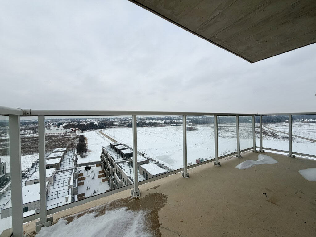 2-DAVID-EYER-RD-1124-LUKE-BALCONY-