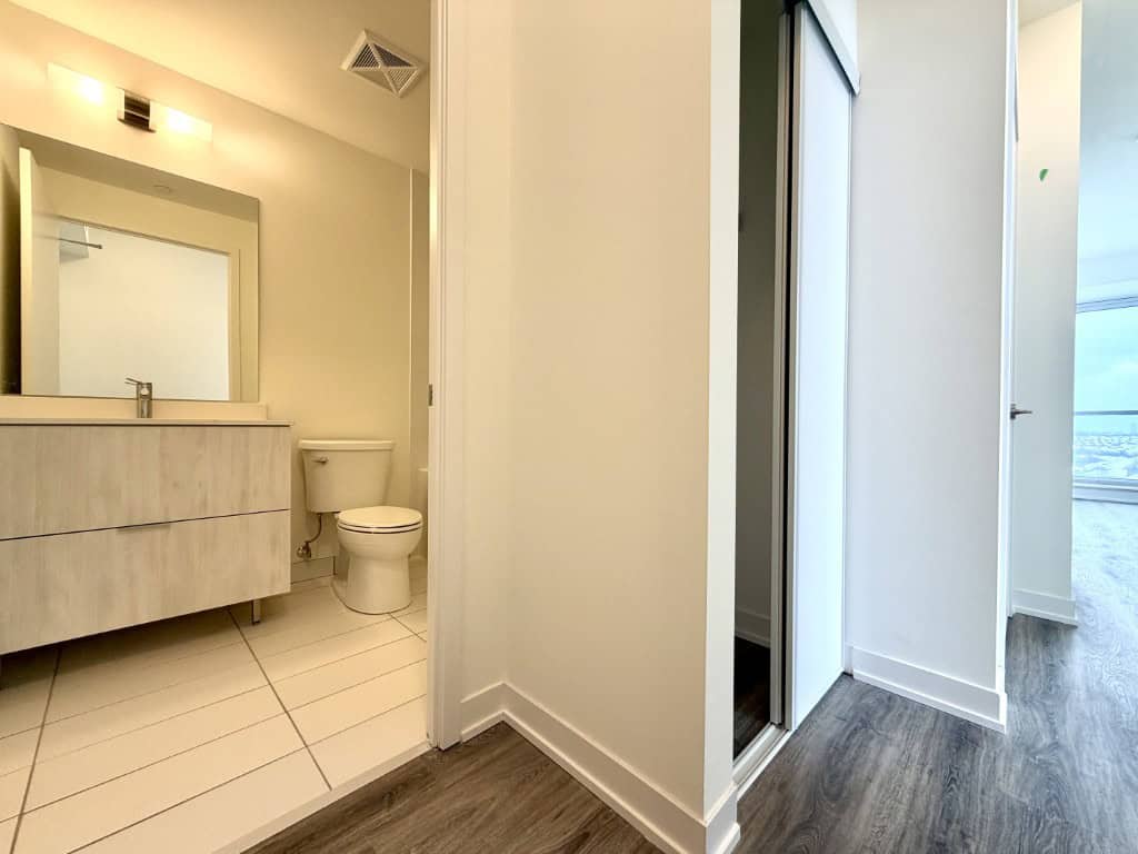 2-DAVID-EYER-RD-1124-LUKE-BATHROOM