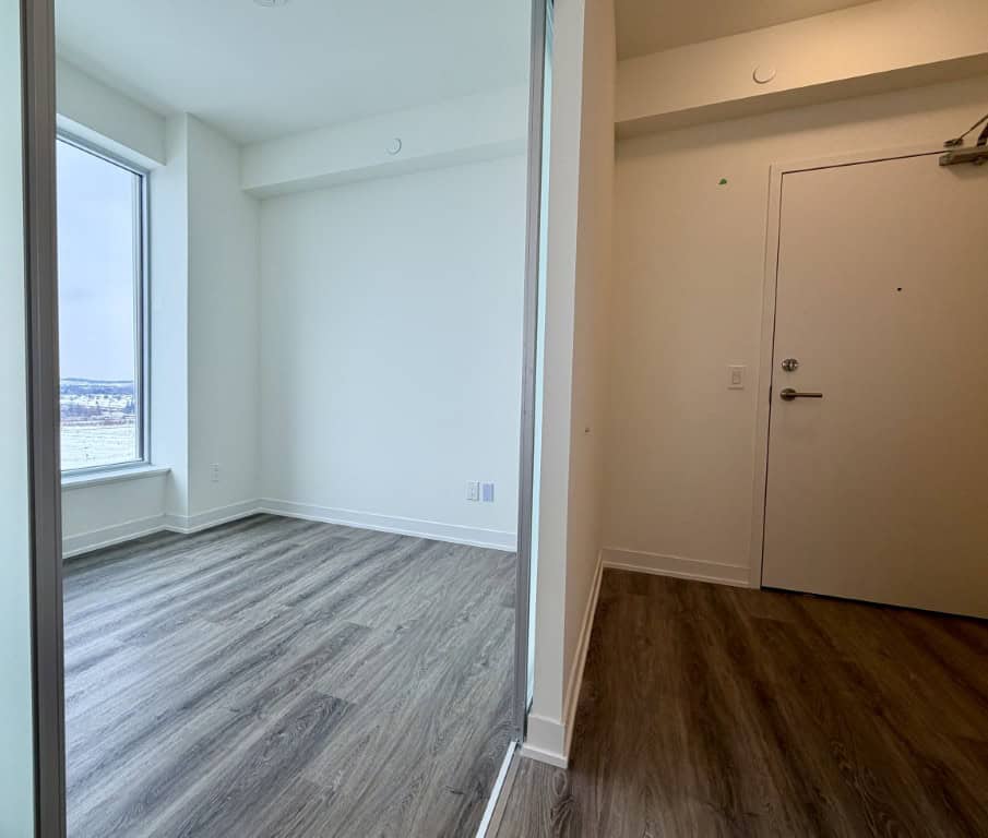 2-DAVID-EYER-RD-1124-LUKE-DEN-ENTRY