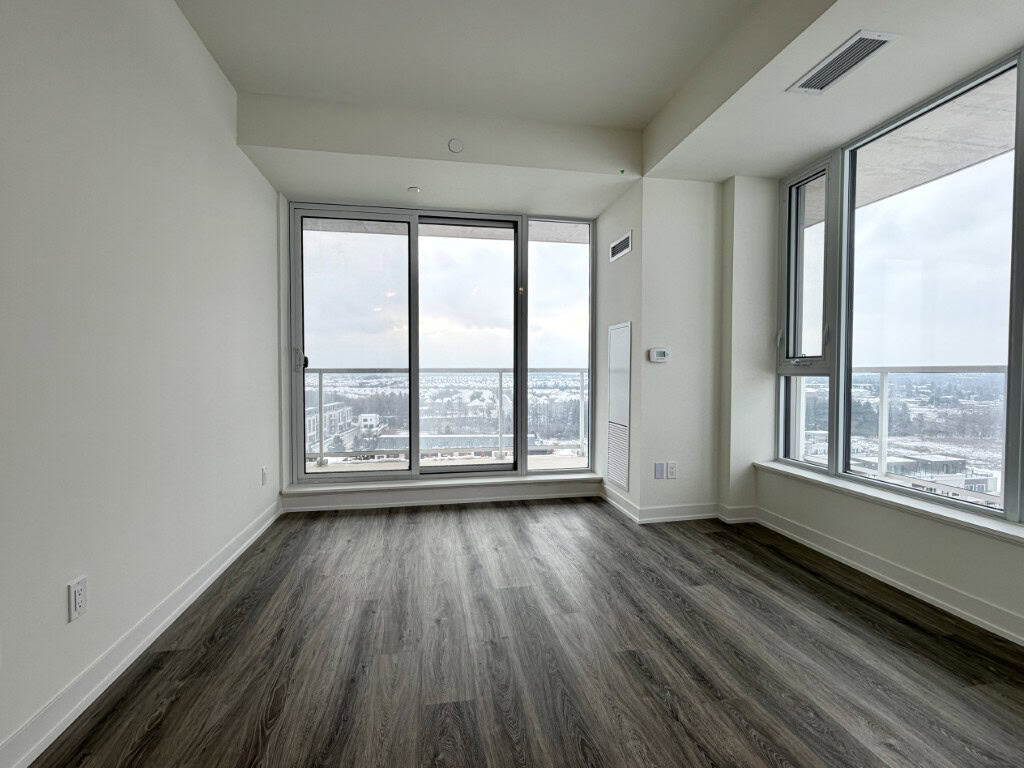 2-DAVID-EYER-RD-1124-LUKE-LIVING-ROOM