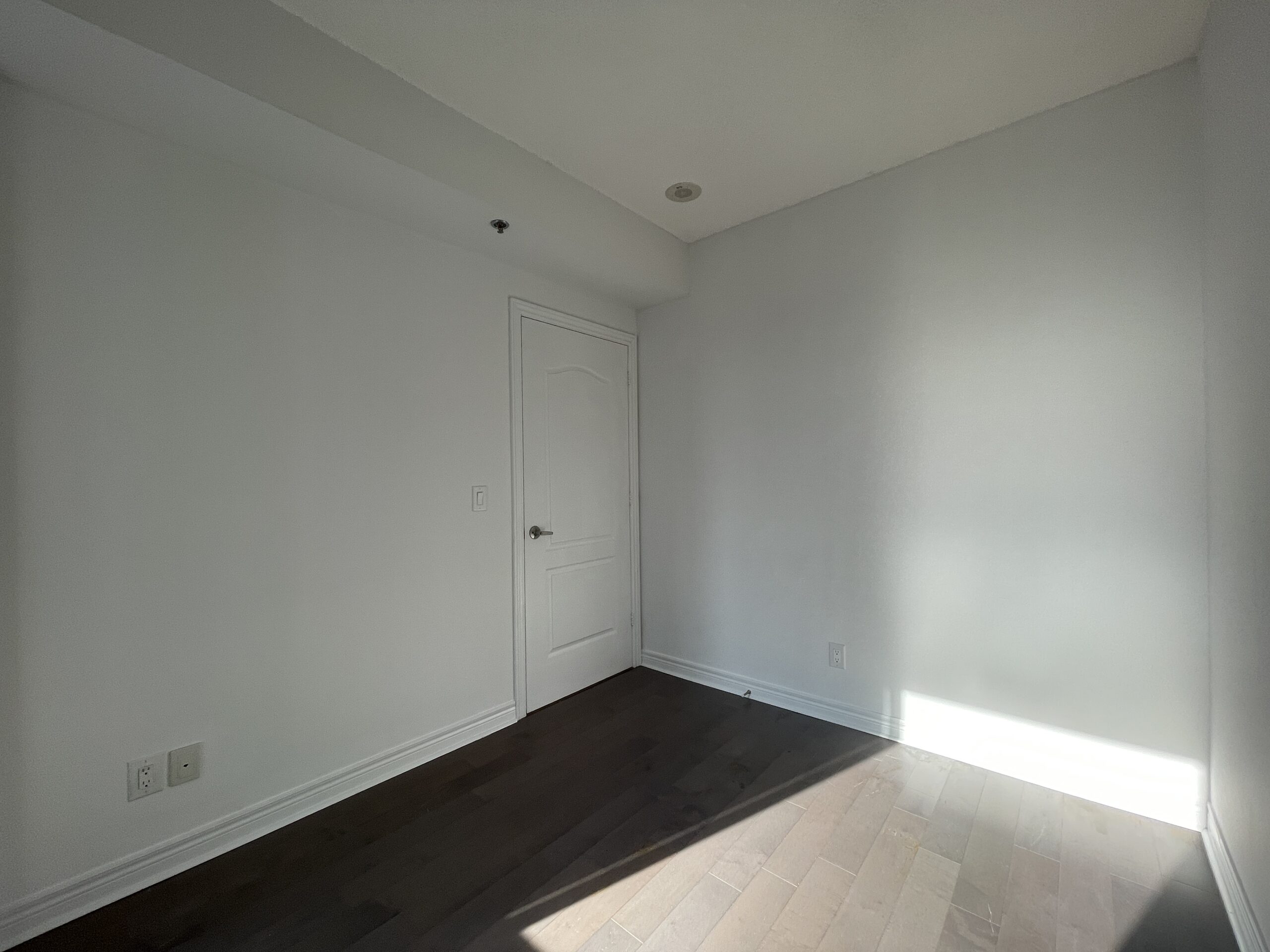 2756-OLD-LESLIE-AV-701-BEDROOM