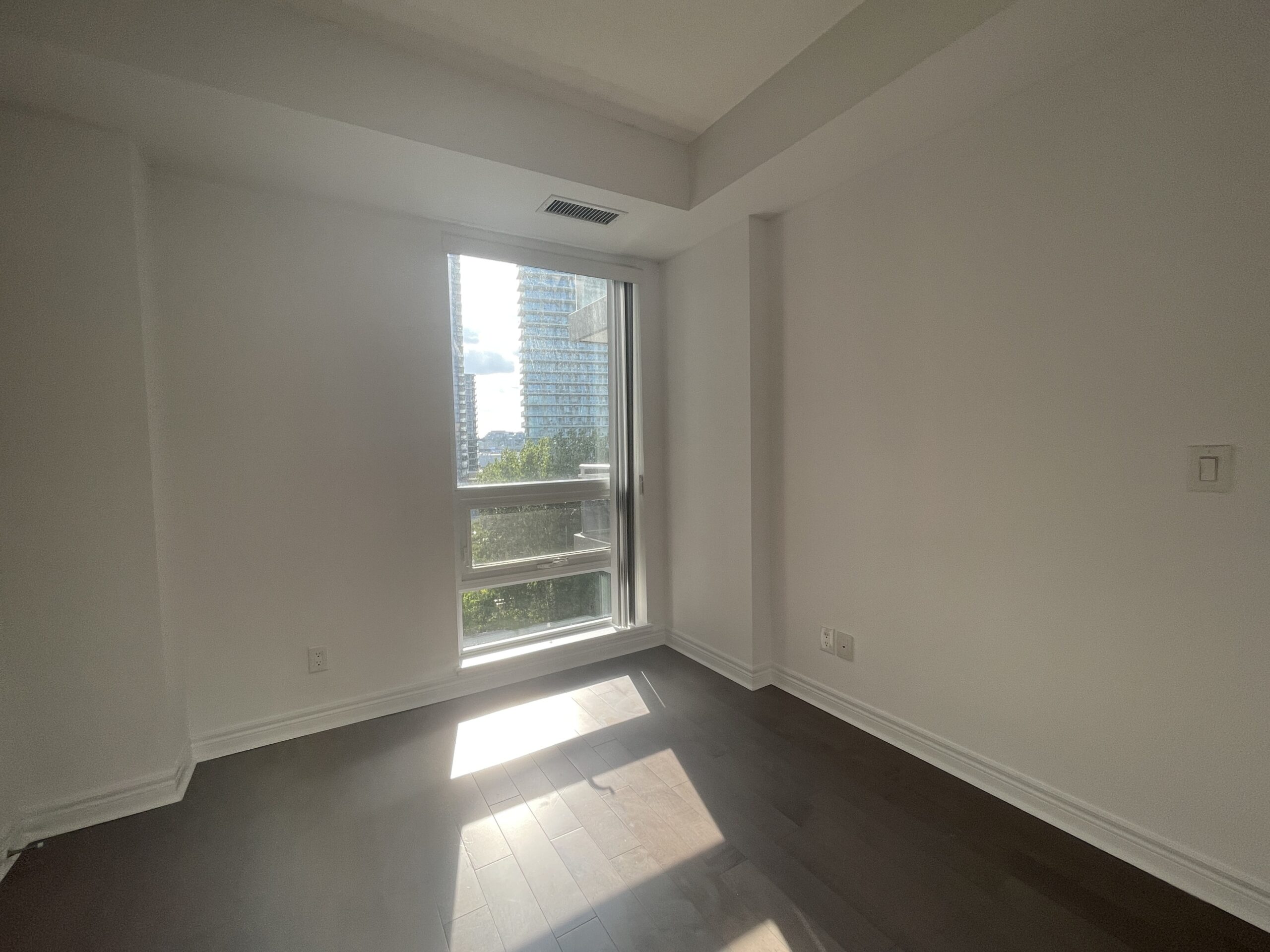 2756-OLD-LESLIE-AV-701-BEDROOM-