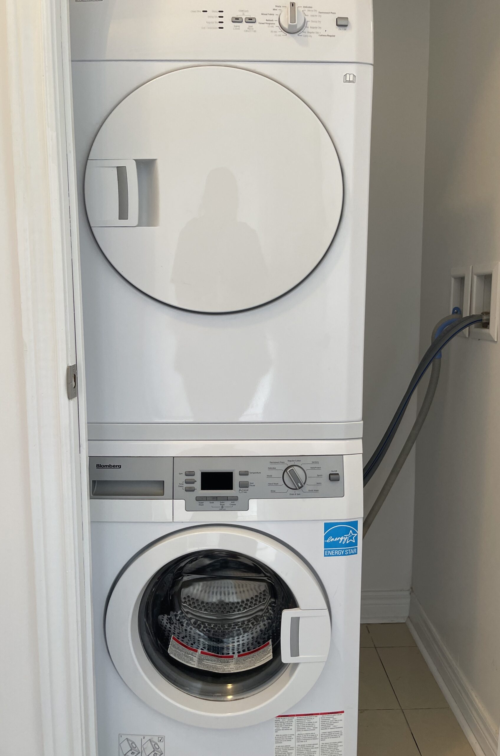 2756-OLD-LESLIE-AV-701-LAUNDRY