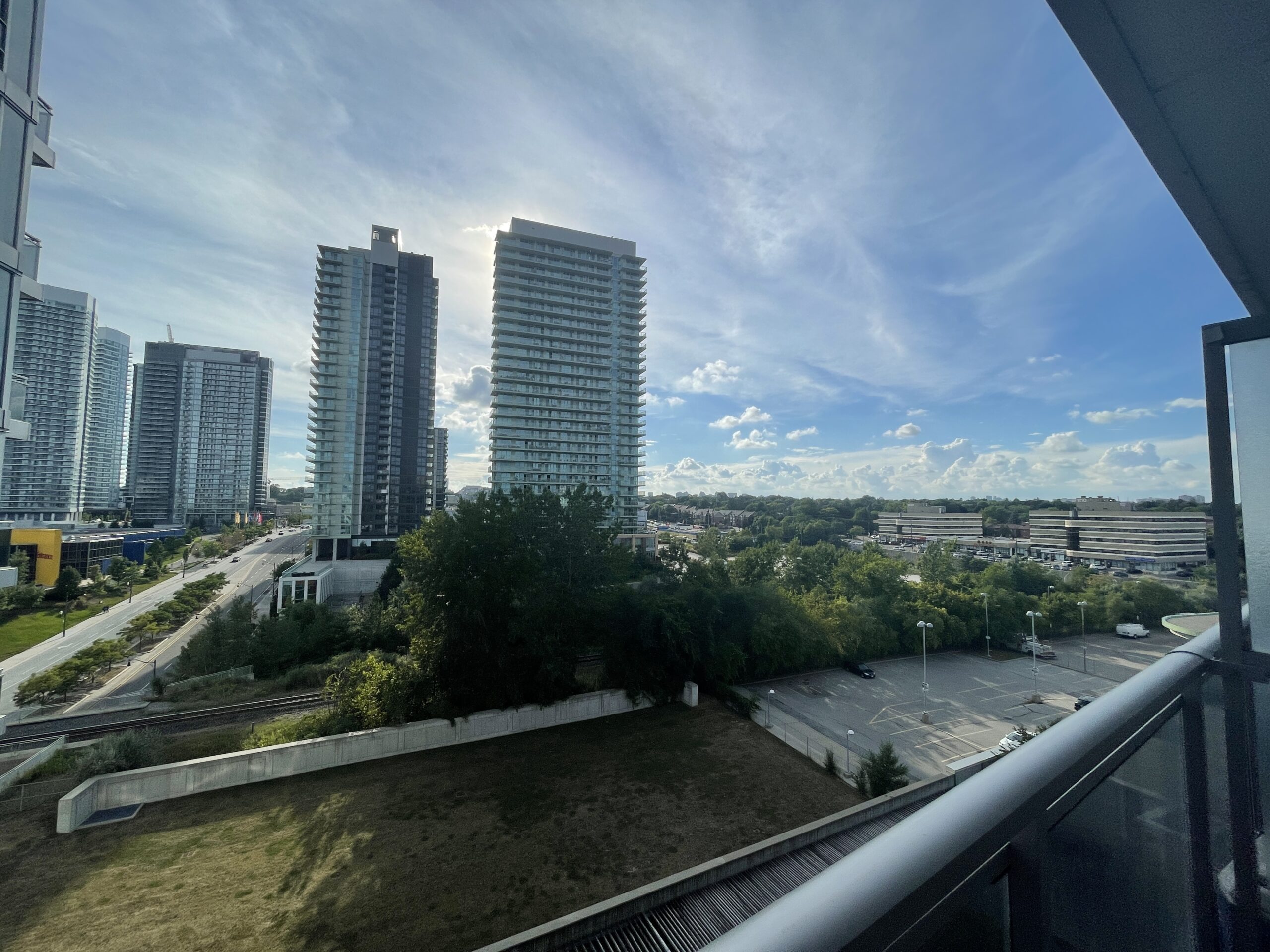 2756-OLD-LESLIE-AV-701-VIEW