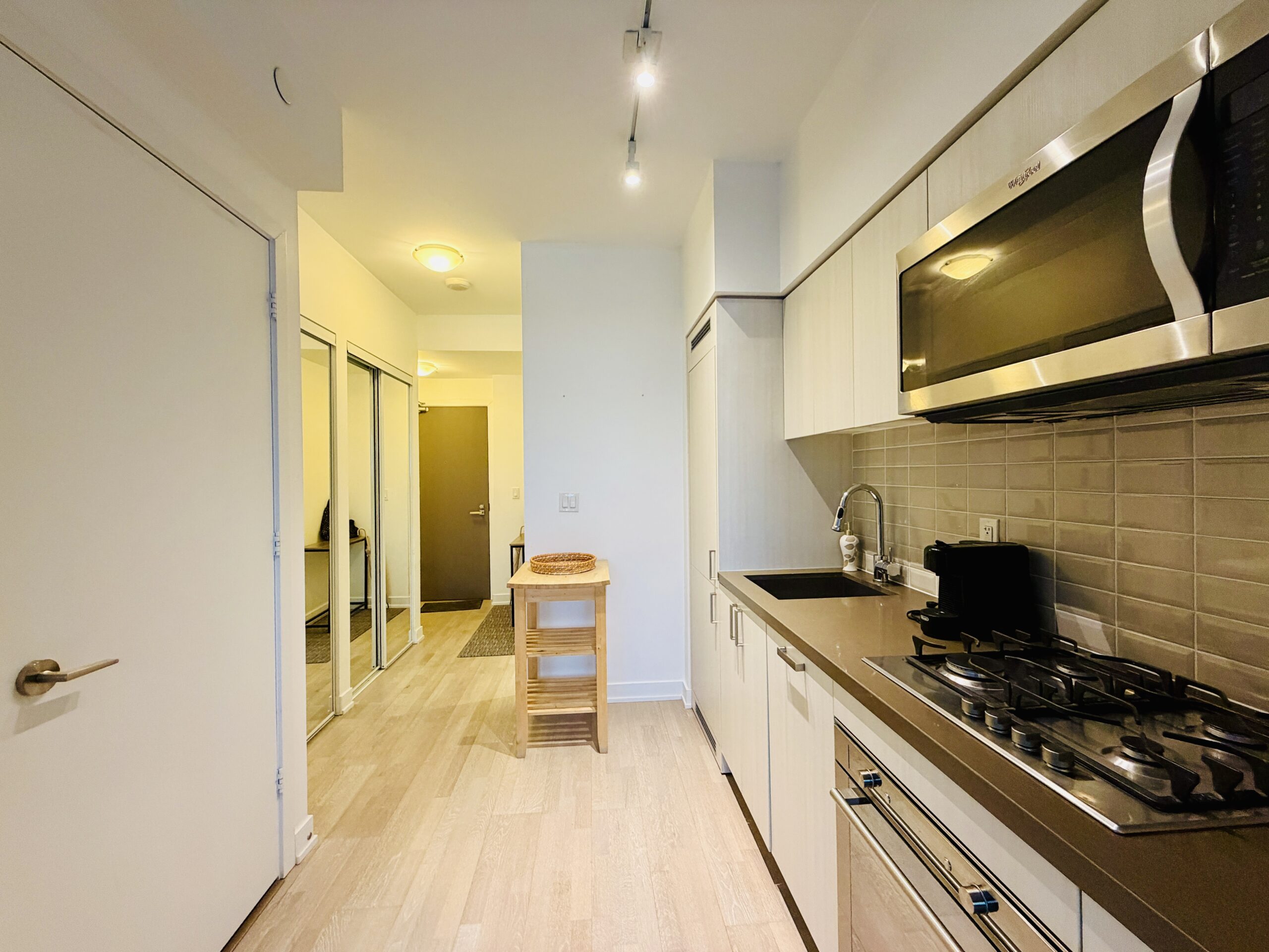 501 ST CLAIR AV W-321