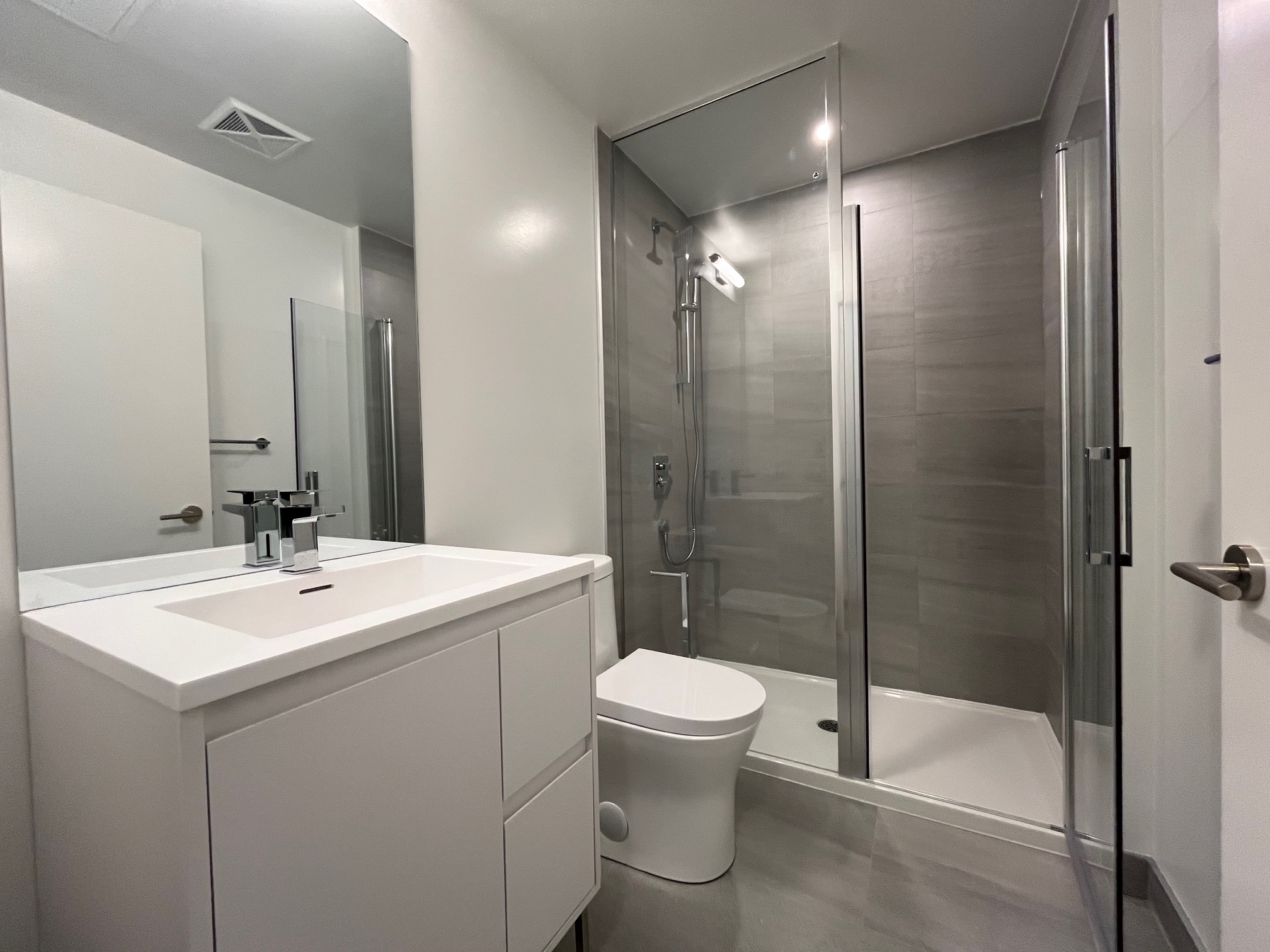 1-QUARRINGTON-LN-1010-BATHROOM