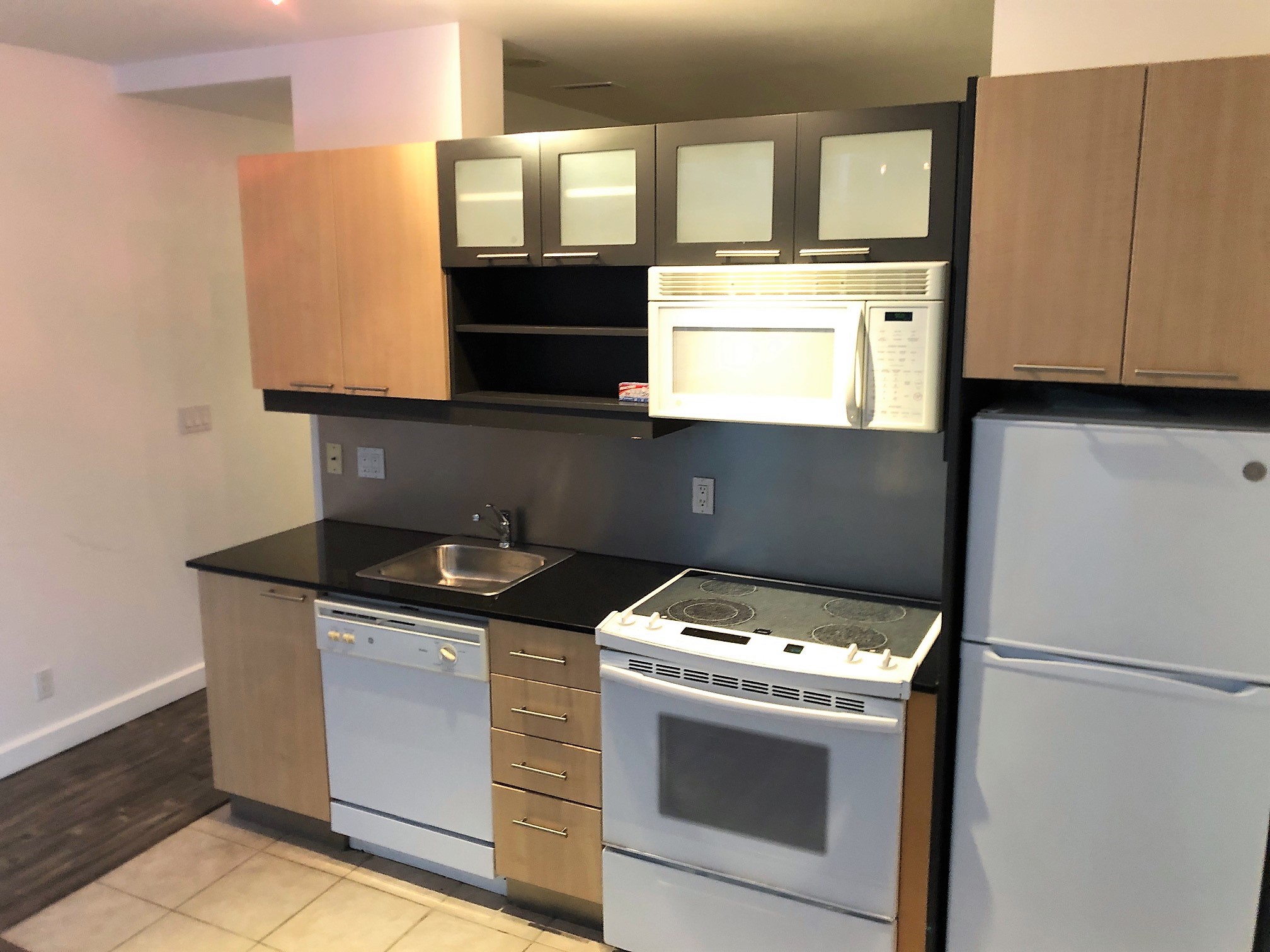 36-BLUE-JAYS-WAY-633-KITCHEN