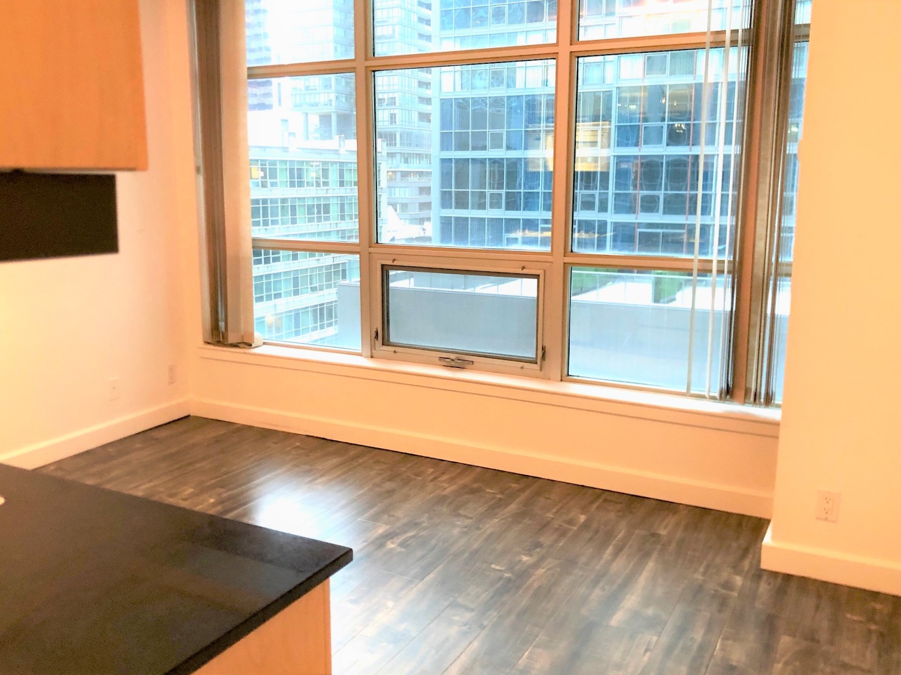 36-BLUE-JAYS-WAY-633-LIVING-ROOM-