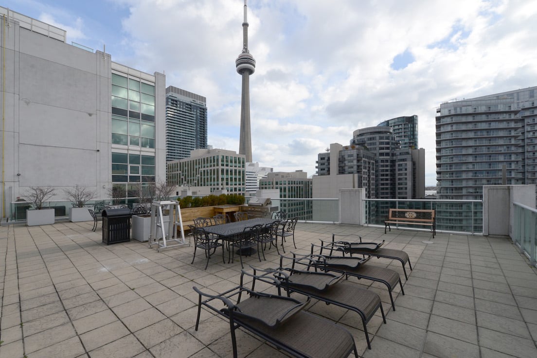 36-BLUE-JAYS-WAY-TERRACE