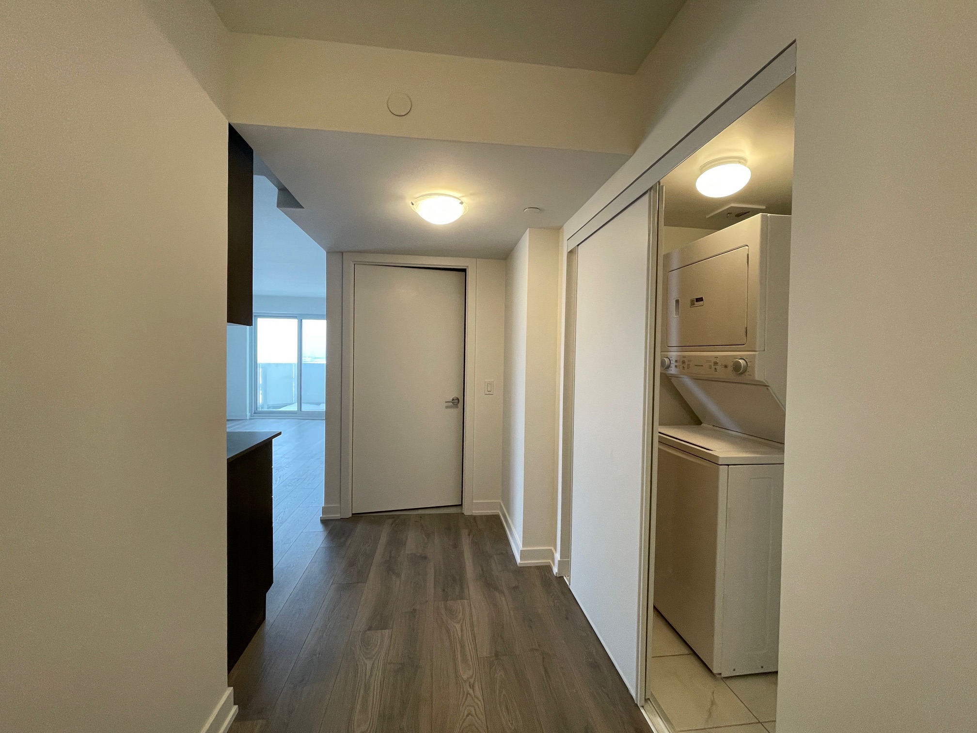 1010-SANDY-BEACH-RD-2H-1105-ENTRY